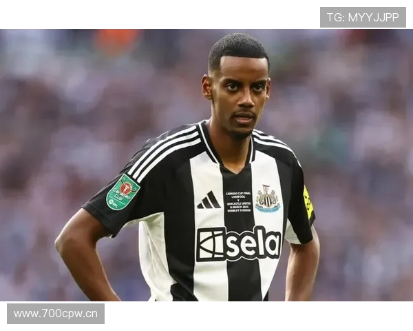 伊萨克如何以技术型9号重新定义现代中锋