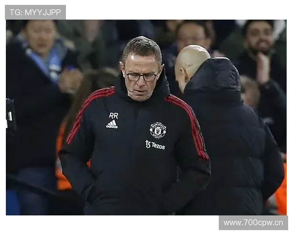 曼联转会策略成效争议，俱乐部后续操作将影响赛季走势